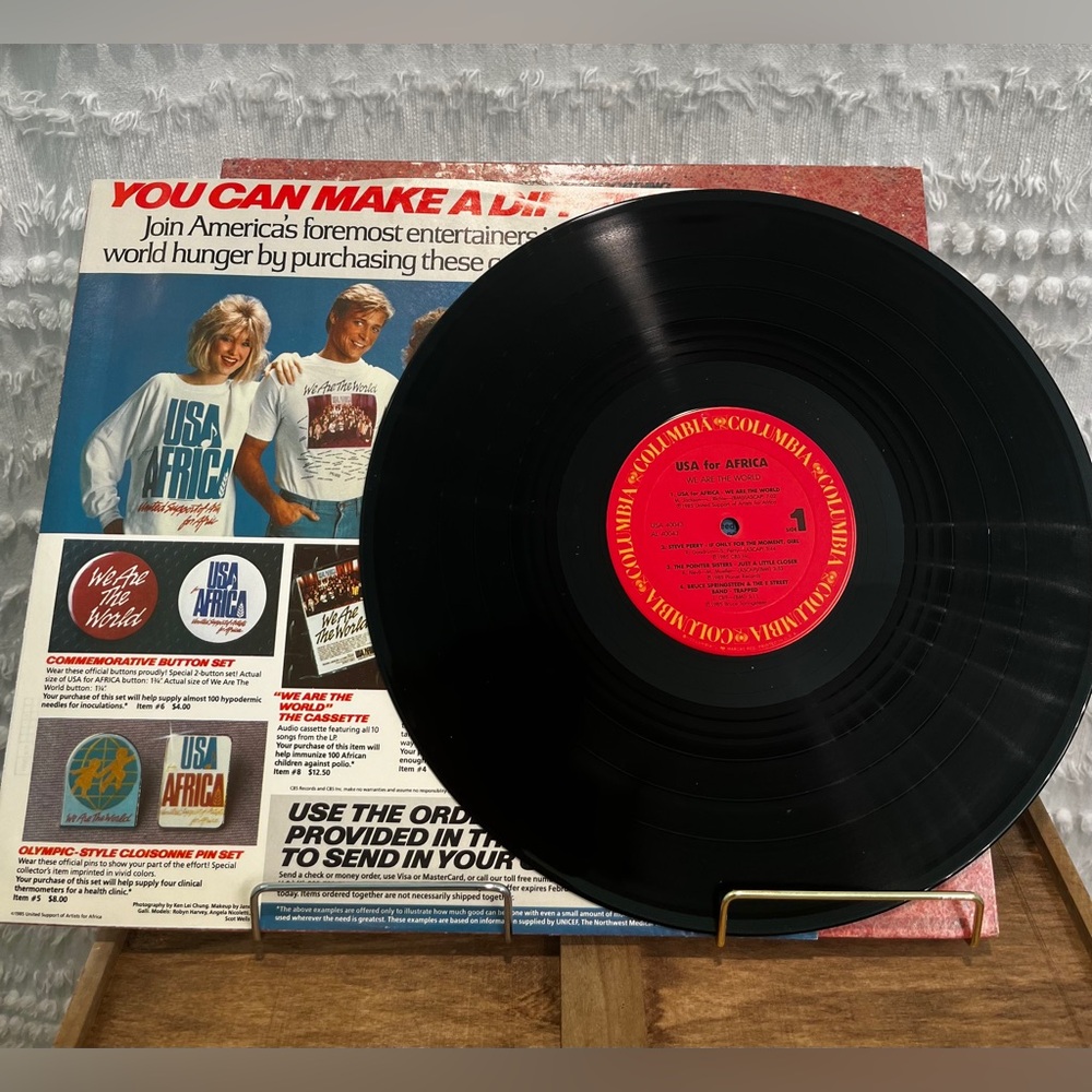 Vintage Album. “We Are The World” with original sleeve and album cover - Picture 8 of 9